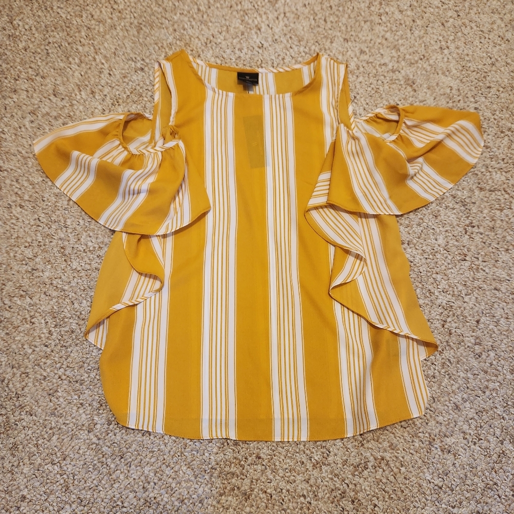 Closet Clear Out! Worthington cold shoulder top